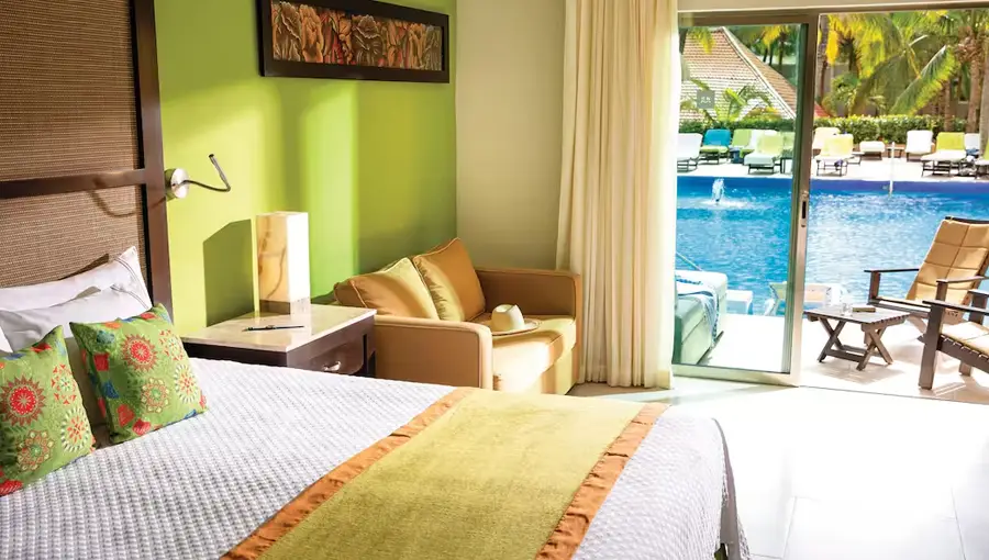 TUI BLUE El Dorado Seaside Suites Resort Swim Up Premium Junior Suite