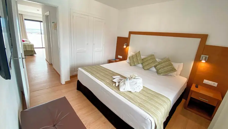 Hesperia Bristol Playa Room